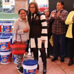 GOBIERNO MUNICIPAL DE OCOYOACAC, A TRAVÉS DE LA DIRECCIÓN DEL BIENESTAR, ENTREGA IMPERMEABILIZANTE A FAMILIAS OCOYOAQUENSES
