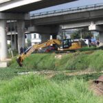 San Mateo Atenco refuerza acciones preventivas con limpieza del río Lerma
