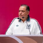 Inicia Gobierno municipal arborización del Parque Industrial Toluca 2000 con grandes jacarandas