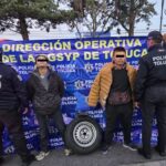Detiene Policía Municipal a sujetos por dar cristalazo a vehículos en Toluca