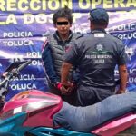 Policías de Toluca recuperan camioneta y moto con reporte de robo