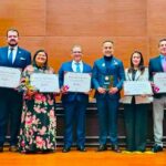 Recibe Fernando Flores 6 distinciones estatales