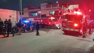 Rápida respuesta de Bomberos de Toluca evita riesgos mayores en dos incendios; saldo blanco